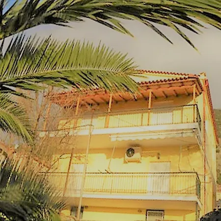 Διαμέρισμα Mani's House A Beautiful Maisonette In A Two Storey House