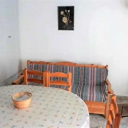 Διαμέρισμα Mani's House A Beautiful Maisonette In A Two Storey House Στούπα